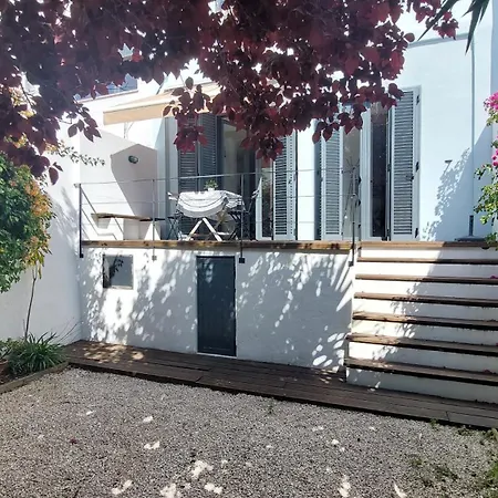 Apartmán With Private Garden - Location *