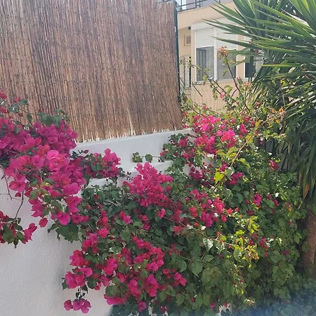 Apartamento With Private Garden - Location *
